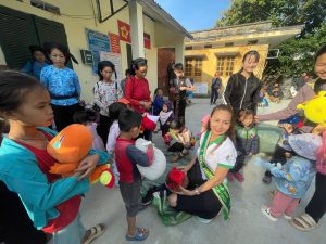 HOA HẬU VƯƠNG THỊ HƯƠNG VÀ CHUYẾN THIỆN NGUYỆN TẠI HÀ GIANG: ẤM LÒNG TÌNH NGHĨA ĐỒNG BÀO