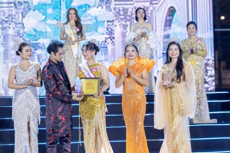 Nữ doanh nhân Bắc Ninh đăng quang Á hậu 3 Hoa hậu Doanh nhân Hương sắc Việt Nam 2025