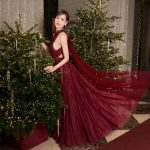 Á hậu Nhật Lâm “thắp sáng” mùa Giáng sinh bằng bộ ảnh cực phẩm