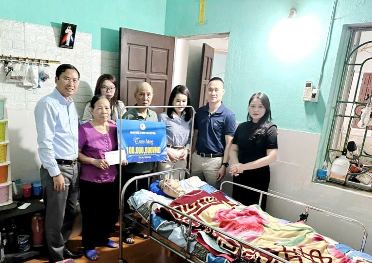 Hoa hậu Trí tuệ Phạm Duy cùng Hội Doanh nhân Tư nhân 1983 Việt Nam chung tay hỗ trợ hoàn cảnh đặc biệt khó khăn