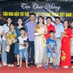 Đại gia đình nội ngoại tổ chức tiệc chúc mừng ấm cúng dành cho tân Hoa hậu Trí tuệ Đỗ Thị Nhị