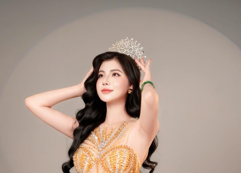 Á hậu Lê Kim Khỏe: Thanh xuân rực rỡ viết nên từ một cái tên “khác biệt”