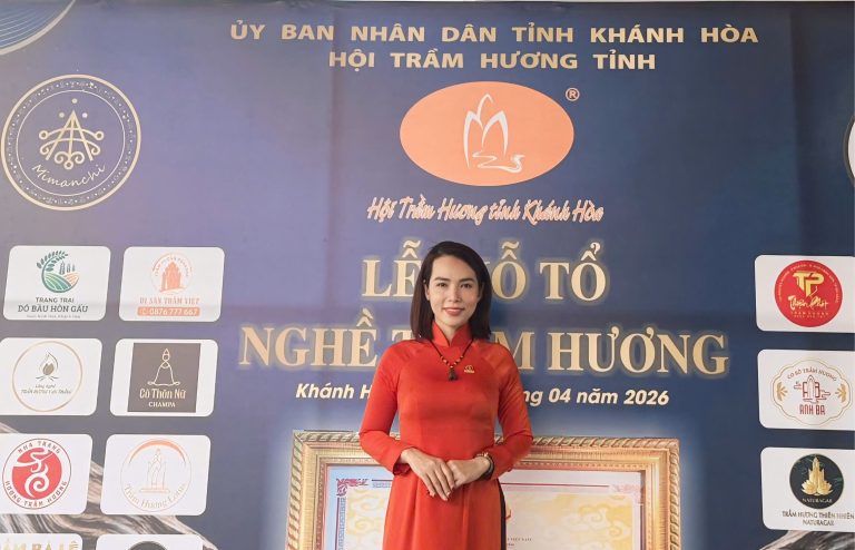 Á hậu Trần Kim Hương lan tỏa giá trị nghề trầm tại Lễ giỗ Tổ Trầm hương Khánh Hòa