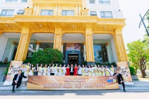Dàn nữ doanh nhân Hoa hậu Thương hiệu Việt Nam 2026 rạng rỡ nhận sash trong ngày đầu tại nhà chung
