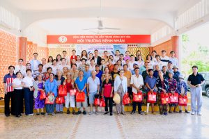 Hoa hậu Thương hiệu Việt Nam 2026 trao 100 phần quà đến bệnh nhân tại Bệnh viện Phong – Da liễu Trung ương Quy Hòa