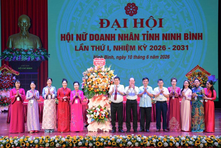 Hoa hậu Trí tuệ Phạm Thị Duy tiếp tục giữ cương vị Phó Chủ tịch Hội Nữ doanh nhân tỉnh Ninh Bình