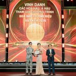 Á hậu Vũ Thị Mùi vinh dự nhận bằng vinh danh từ Danh ca Ngọc Sơn và NSND Vương Duy Biên tại Hoa hậu Thương hiệu Việt Nam 2026