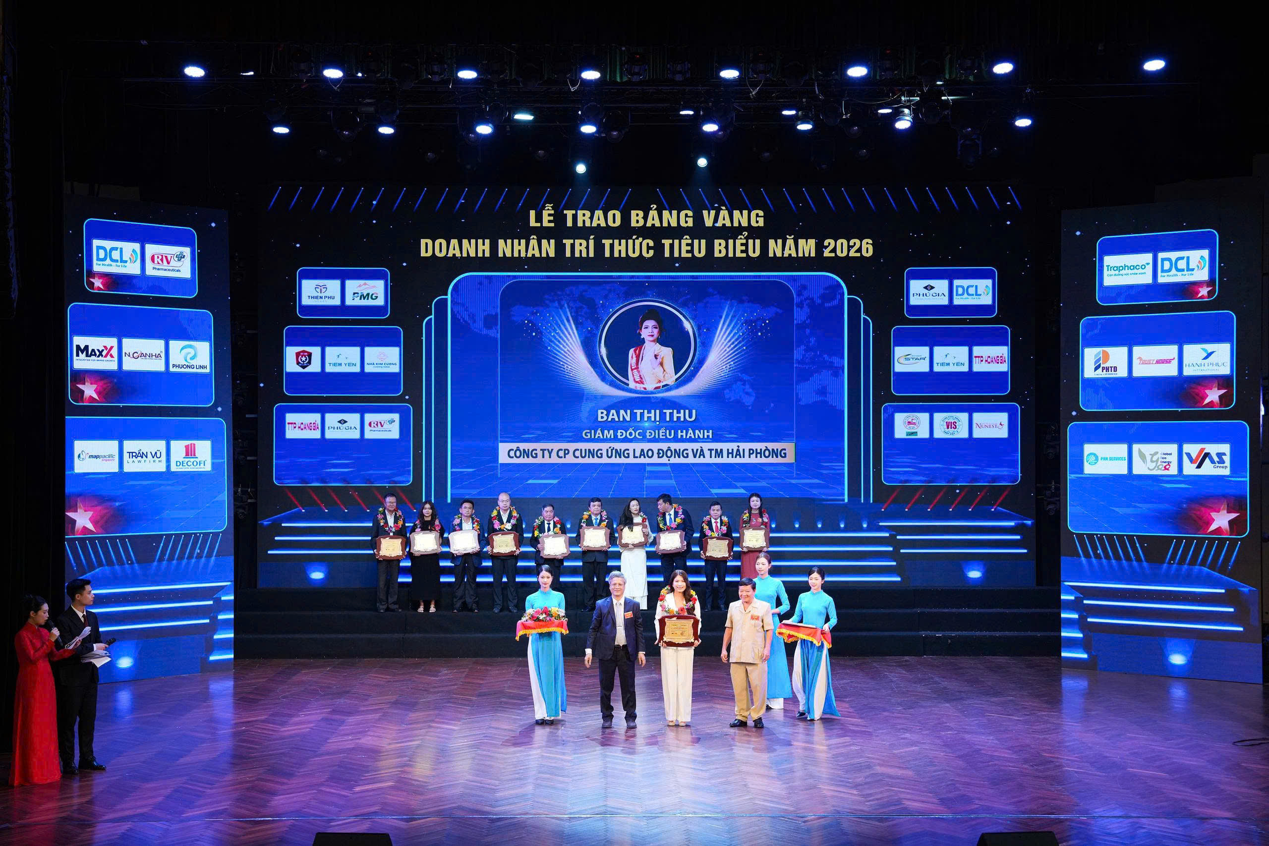 CEO – Hoa hậu Ban Thị Thu đón nhận danh hiệu Doanh nhân xuất sắc trong phát triển kinh tế – xã hội năm 2026