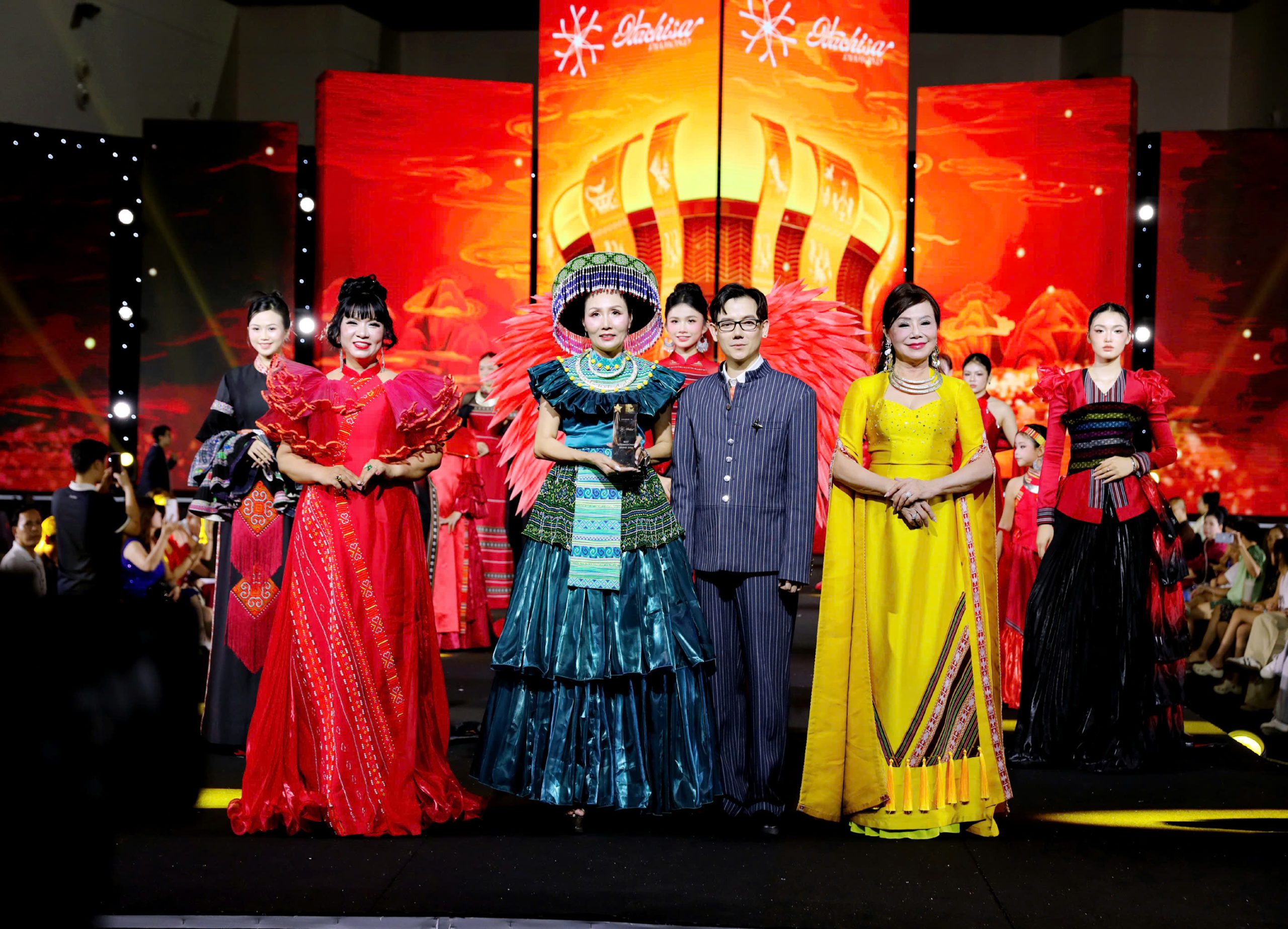 Hachisa Diamond đưa hồn Việt vào “Đông Phương Hội Tụ” tại Global Fashion Week All Stars 2026