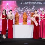 Món quà đặc biệt nữ giám đốc Hoàng Thị Thanh Tuyền dành tặng bố tại Hoa hậu Doanh nhân Hương sắc Việt Nam 2026