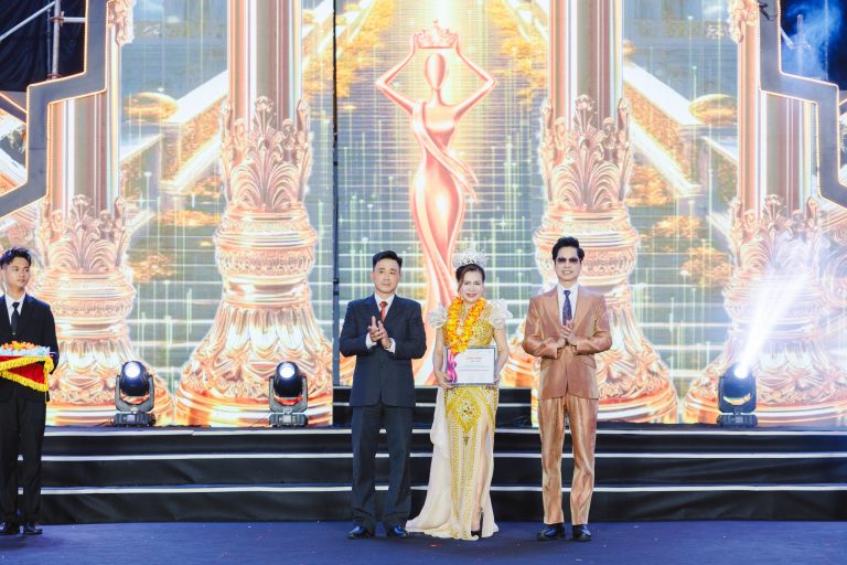 Hoa hậu Nhân ái Hồng Lan được vinh danh tại Chung kết Hoa hậu Doanh nhân Hương sắc Việt Nam 2026