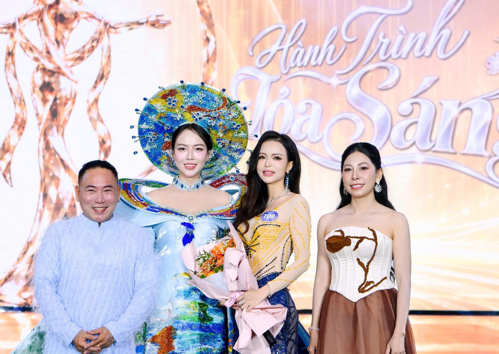 Doanh nhân Hoàng Phương Anh “chốt đơn” First face áo dài “Quy Nhơn – Đất võ trời văn” của NTK Tony Phạm